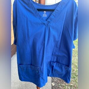 MC scrub top 5x royal blue pockets
